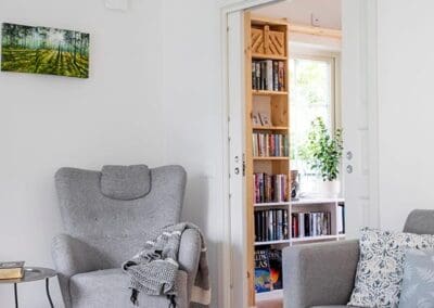 Hemma hos Åsa och Viktor Bibliotek, AChoice stenhus